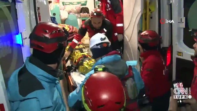 Enkaz altından sevindirici haberler