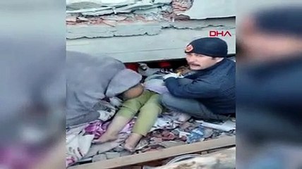 Maraş'ta enkazdan bir kişi daha kurtarıldı