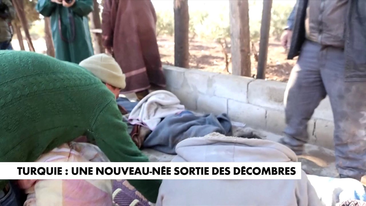 Les enfants pris au piège des décombres en Turquie
