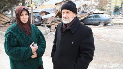 Yaşlı çiftin araçlarını park ettikleri bina çift ayrıldıktan dakikalar sonra yerle bir oldu