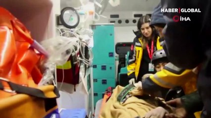51 saat sonra kurtarılan Melisa! Kızını gören baba gözyaşlarına boğuldu