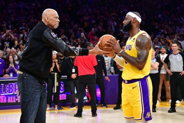 LeBron James détrône Abdul-Jabbar, le panier qui change l'Histoire !