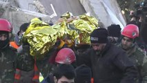 7,7 Büyüklüğündeki Deprem, 10 İli Vurdu… Kahramanmaraş'ta Bir Kadın Enkaz Altından 52. Saatte Kurtarıldı