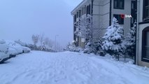 Kocaeli'de kar yağışı etkisini arttırdı