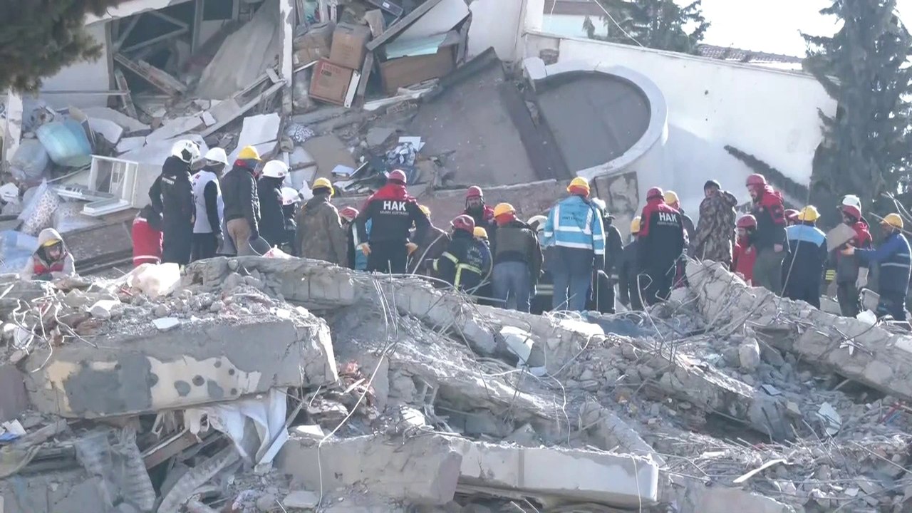 مراسل العربية جمعة عكاش : تضارب في إحصائيات الضحايا بين مناطق المعارضة والنظام