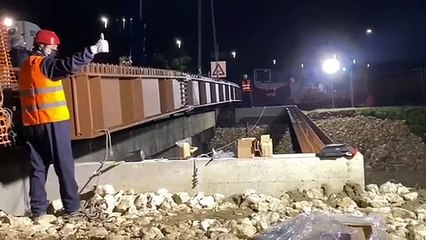 Posa della passerella ciclopedonale sulla Sp40 via Altinia a Dese