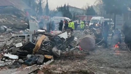 Depremlerin Vurduğu Türkiye ve Suriye'de Kurtarma Çalışmaları Sürüyor