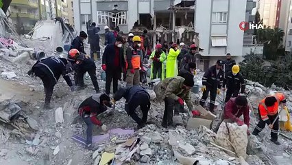 Zamanla mücadele devam ediyor! Alpargun Apartmanı drone ile böyle görüntülendi