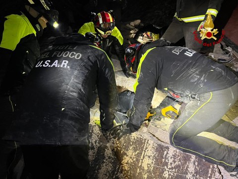 Terremoto in Turchia e Siria, i vigili del fuoco italiani al lavoro