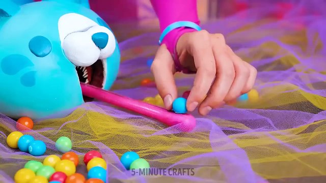 DIY CANDY VENDING MACHINE! HOW TO SNEAK SNACKS EVERYWHERE