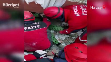 52 saat sonra kurtarıldı, sevinç gözyaşları döktü