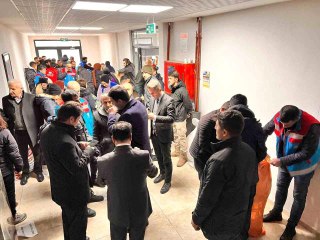 Şemdinli'de depremzedeler için yardım seferberliği