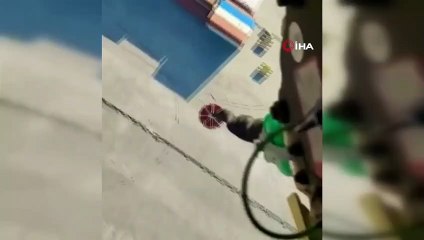 İskenderun Limanı'ndaki yangına havadan müdahale ediliyor