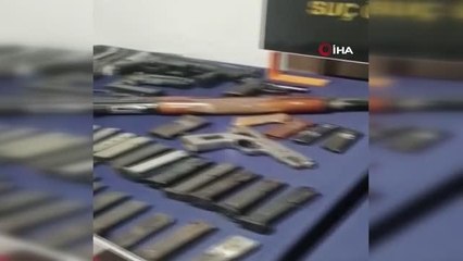 Bursa'da polis ekiplerince baskın yapılan ev silah atölyesi çıktı