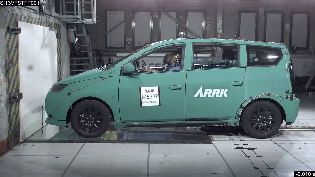 سونو موتورز سيون تنجح في اختبار التصادم وتثبت أن الألواح الشمسية آمنة