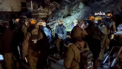 Depremlerin ardından Türkiye'ye dünyanın dört bir yanından arama kurtarma ekipleri akıyor