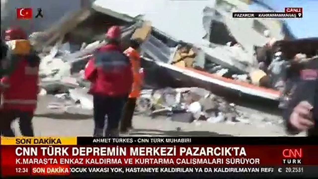 Canlı yayında artçı sarsıntı böyle görüntülendi!