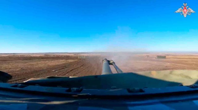 Vídeo mostra o treinamento das tripulações dos blindados BMD-4M