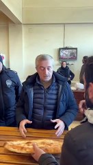 Ekmeğin 14 TL'ye satılması büyük tepki toplamıştı... Belediye başkanı fırına gidip hesap sordu