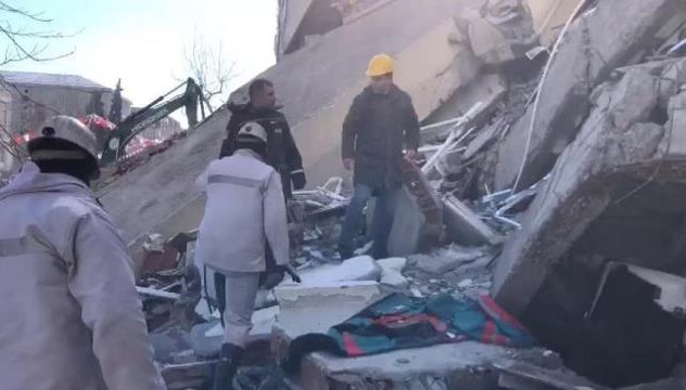 Deniz Yavuzyılmaz ve Ttk Kozlu Müessese Müdürlüğüne Bağlı Yaklaşık 100 Madenci Kahramanmaraş'ta Arama Kurtarma Çalışmalarına Devam Ediyor