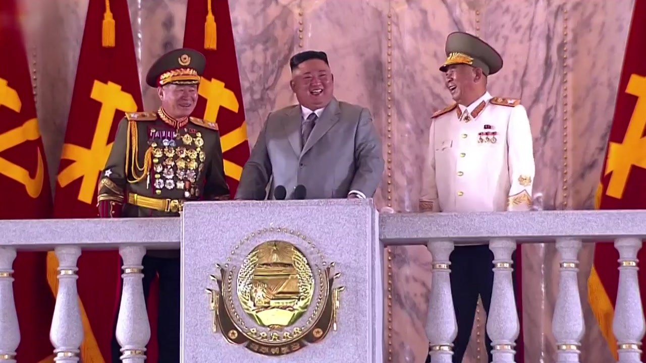 [뉴있저] 北 오늘 75주년 건군절...열병식 신무기 공개에 주목 / YTN