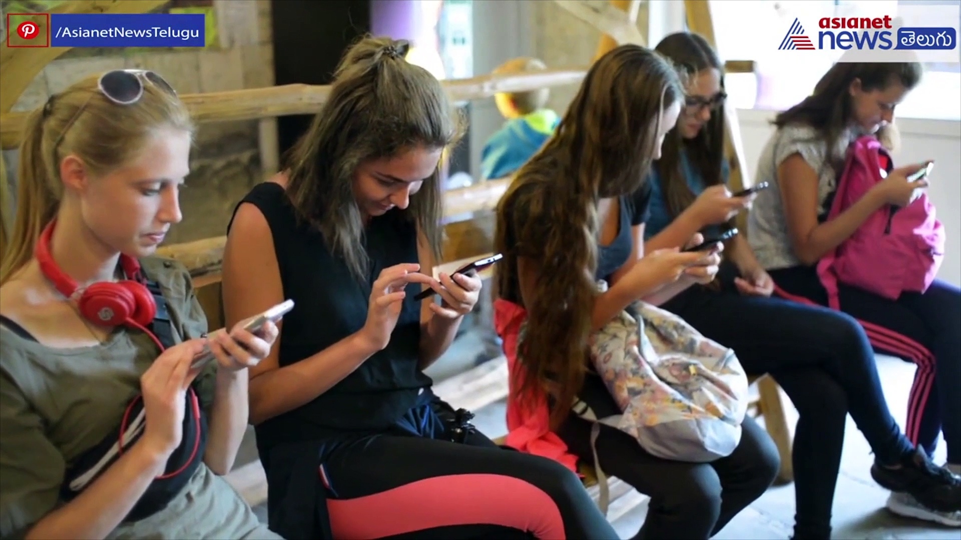 ఉదయం నిద్ర లేవగానే సెల్ ఫోన్ చూస్తున్నారా..? ఎన్ని రోగాలను కొనితెచ్చుకుంటున్నారో తెలుసా..?