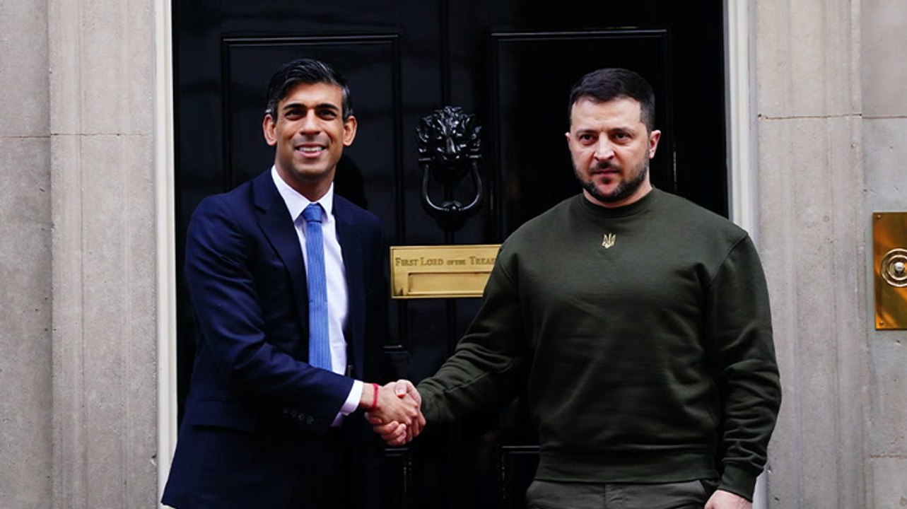 Zelensky greeted by Rishi Sunak ahead of Downing Street meeting