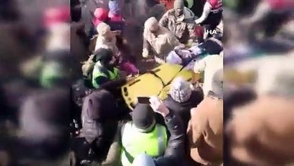 MASKİ Ekipleri Enkazdan 1'i Çocuk 3 Kişiyi Kurtardı!