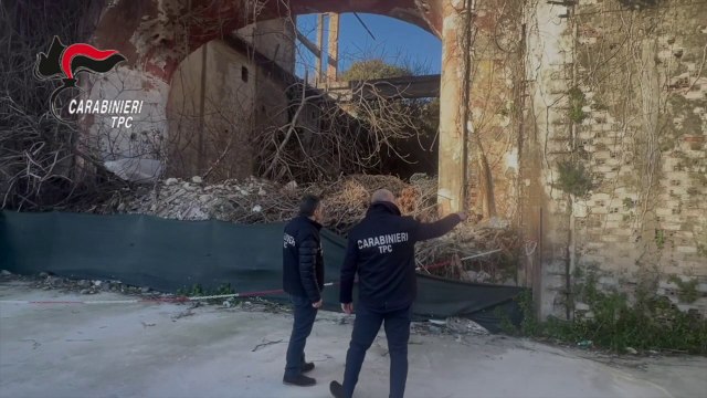 Ex stazione Bayard nel degrado a Napoli, sequestrata