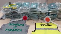 Maxi sequestro di cocaina nascosta tra le banane a Vado Ligure