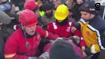 Elbistan’da enkaz altında kalan kişi 59 saat sonra kurtarıldı