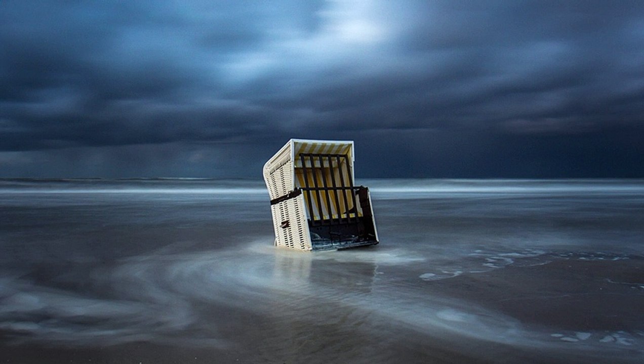 Relaxing Ocean Rushing By The Lake House Sleep Sounds