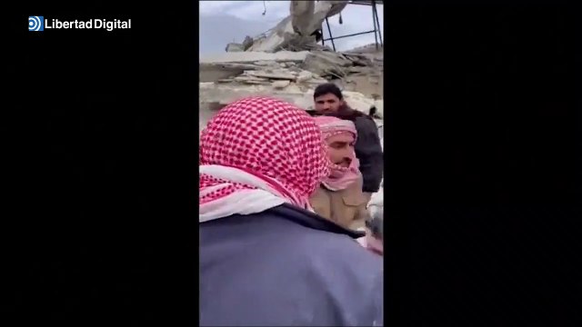 Rescatada una recién nacida entre los escombros del terremoto de Turquía