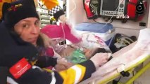 Kahramanmaraş'ta 56 saatin ardından, bir anne ve 6 aylık bebeği enkaz altından kurtarıldı