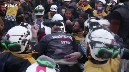 Cheers Erupt as Rescuers Save a Whole Family Form the Rubbles in Syria