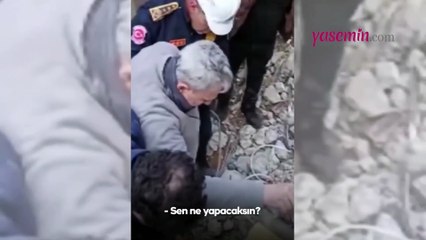 Enkaz altından çıkarken itfaiye erini düşündü! "Sen ne yapacaksın?"