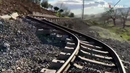 10 ili vuran depremler Gaziantep'te tren raylarını büktü