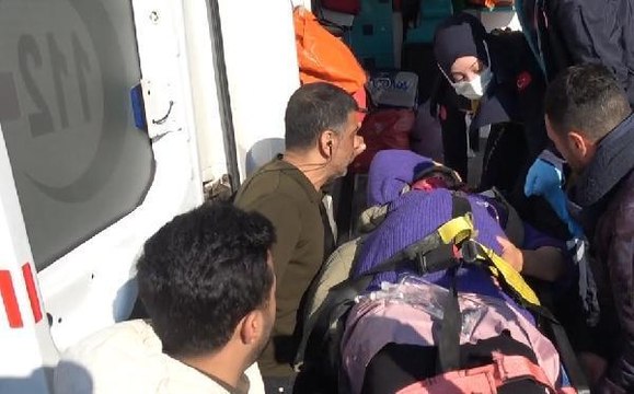 ENKAZDAN KURTARILAN HAMİLE KADIN, ASKERİ HELİKOPTERLE HASTANEYE ULAŞTIRILDI