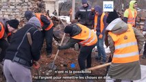Ukraine: à Horenka, au Nord de Kyiv, les volontaires aident à reconstruire les maisons détruites