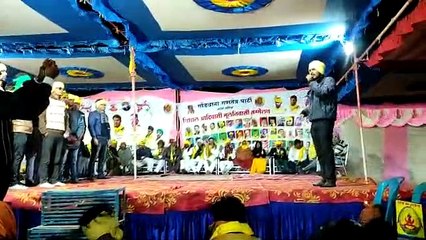 वीडियो वायरल...मंच में आप खो बैठे, फिर देखिए ये हुआ हंगामा