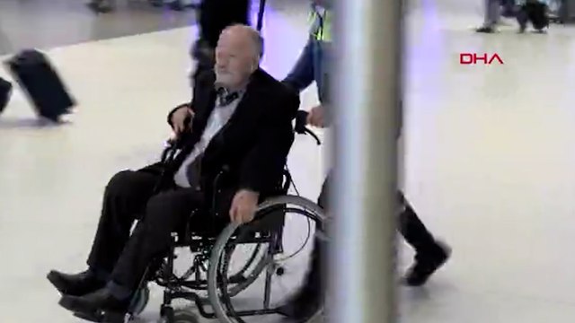 Tahliye uçuşlarıyla İstanbul'a gelen depremzedeler yaşadıkları felaketi anlattı