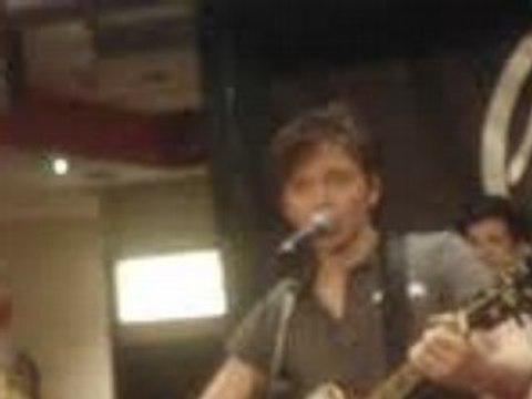 Raphael le vent de l'hiver show case à virgin le 190308