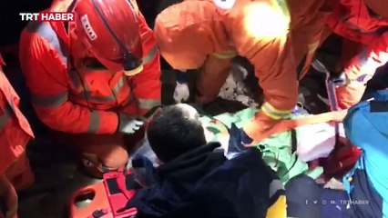 Gaziantep'te 2 kardeş depremden 62 saat sonra kurtarıldı