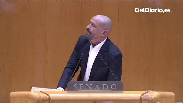 Un senador del PP asegura que las bodas homosexuales son posibles porque “Mariano Rajoy no cambió ni una coma” la ley
