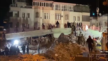 Malatya'da 65 Saat Sonra Enkazdan Kurtarılan "Zeytin" Askere Teslim Edildi