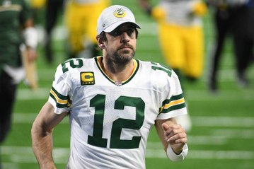 Aaron Rodgers Will Make Decision On Future After 4-Day Darkness Retreat