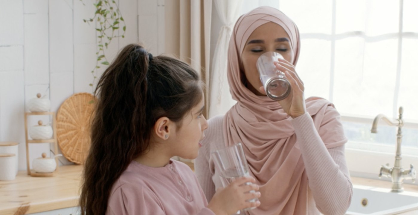 Does Dehydration Cause Weight Gain?