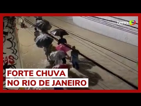 Temporal no Rio de Janeiro causa mortes, alagamentos e deixa ruas submersas