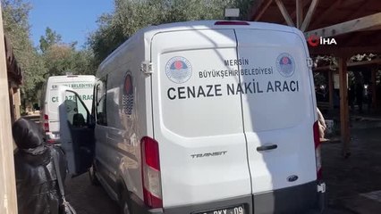 Depremde hayatını kaybedenler son yolculuğuna uğurlandı