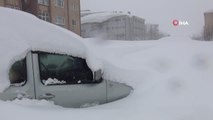 Bitlis yoğun kar yağışı: Araçlar ve çocuk parkı kar altında kaldı